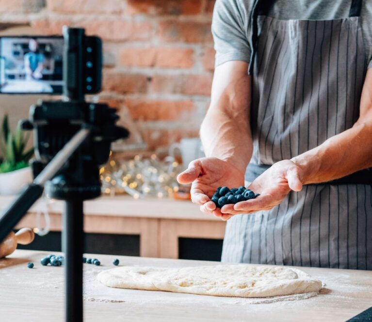 Short-form doesn’t mean short-sighted We create snackable videos that perform on mute, loop on Insta, and make your audience tap “share.”